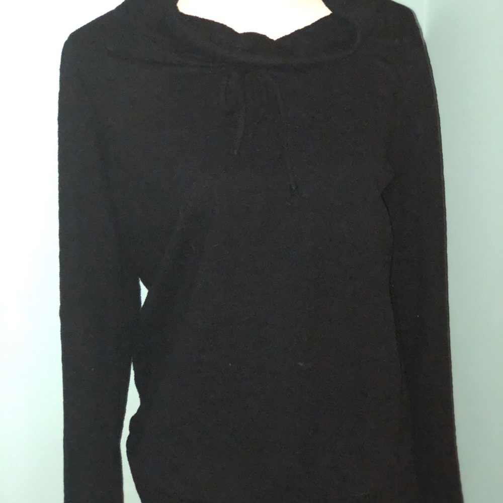 Loveapella top size medium